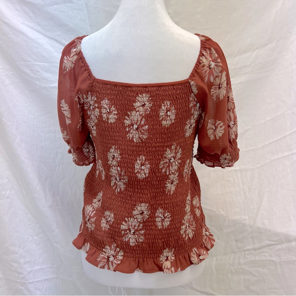 Madewell smocked Georgette Lucie puff sleeve top with tan flowers. - Picture 7 of 11
